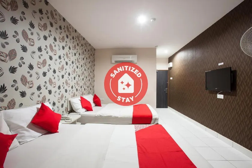 Super OYO 1163 Hotel Pulai - Image 1