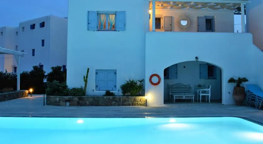Blue Heart Mykonos Up to 10 People Best Location - Image 1