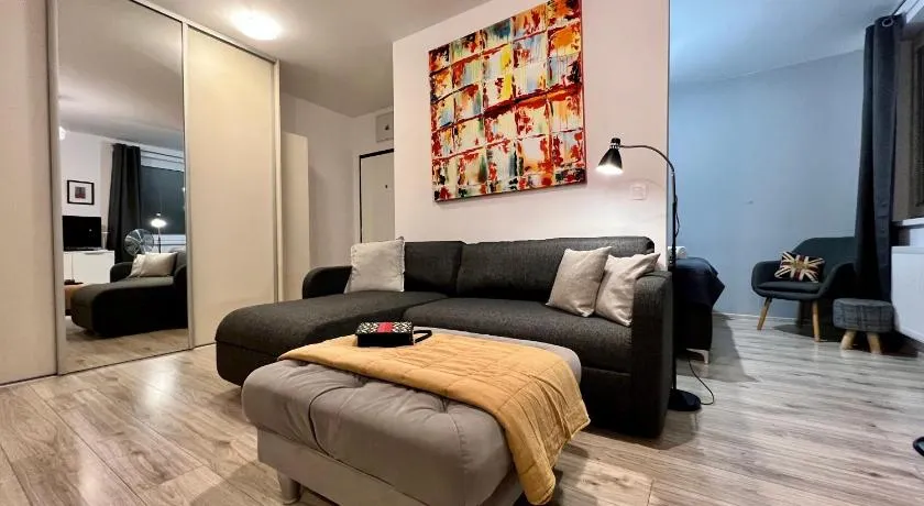 BL - The Apartment Lenka, 24hr Self Check-in, Free Private Parking, Balcony with Mountain View, 5 minute walk to City Center - Image 1