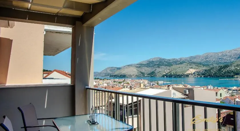 Emily's Luxury Apartments - Image 1