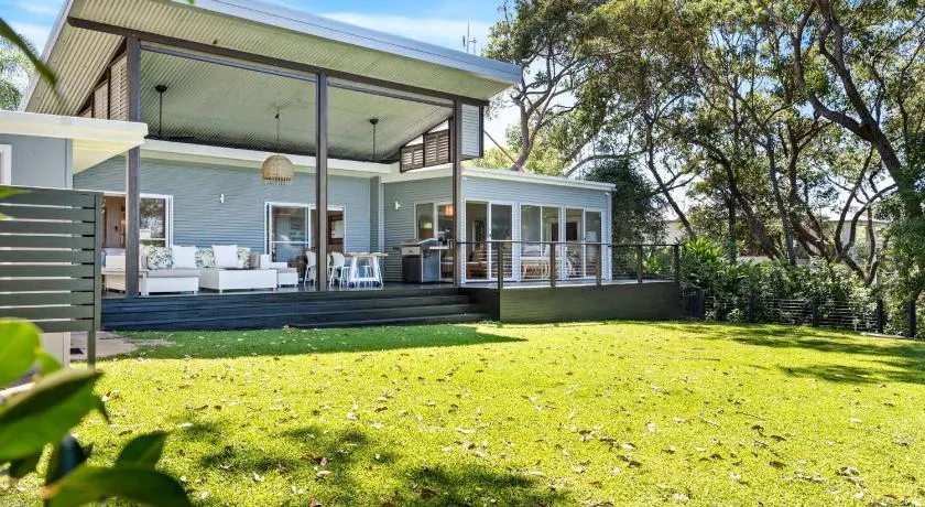 Kirby's Berrara Beach House - Image 1