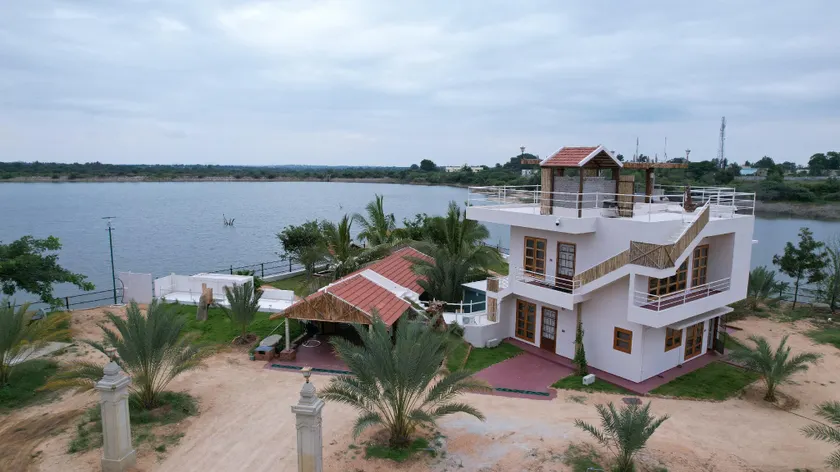 Habba Dates Village , Luxury 100 Acres Dates Farm Near Chikkaballapur - Image 1