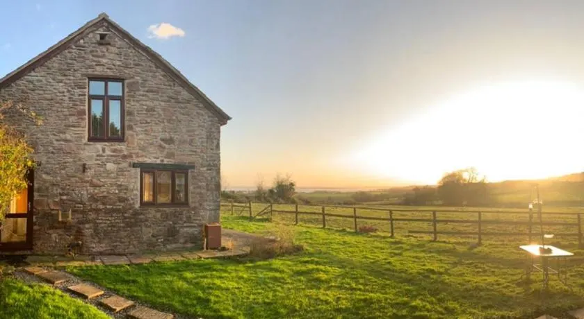 Edge Barn - Image 1