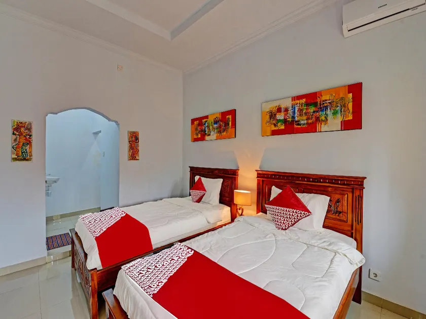 OYO 91326 Two Mades Guest House - Image 1