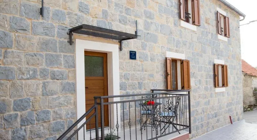Stone house Oršulica - Image 1