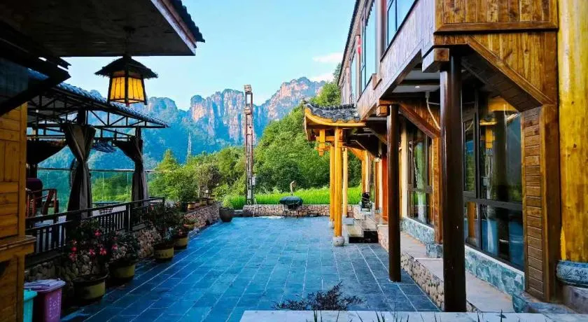 Linyun Shanju Hotel - Image 1