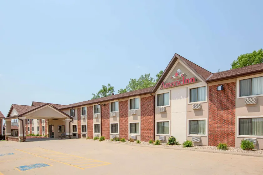 American Inn Council Bluffs - Image 1