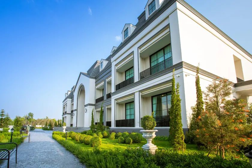 พาราเทวี บูติค Paradhevi Boutique Hotel - Image 1