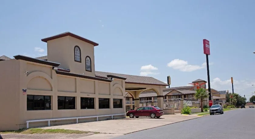OYO Hotel McAllen Airport South - Image 1