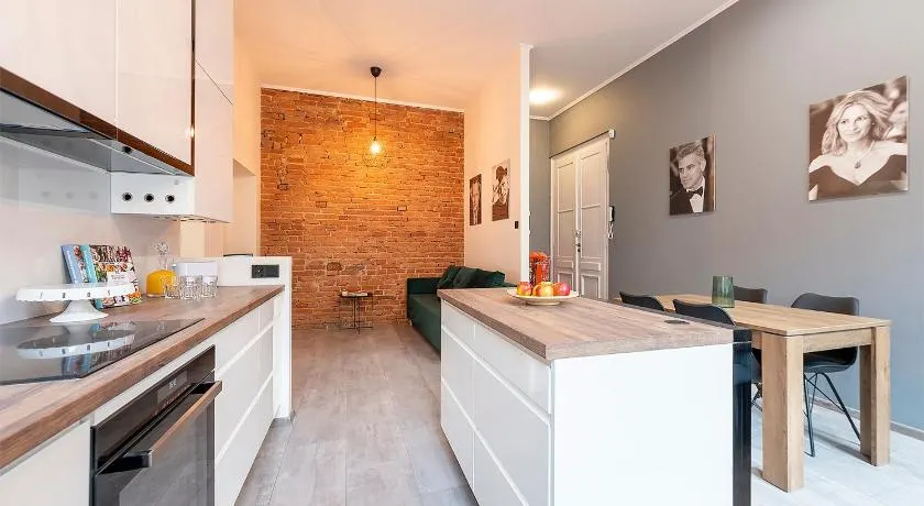 Red Brick Apartment Centrum - Image 1