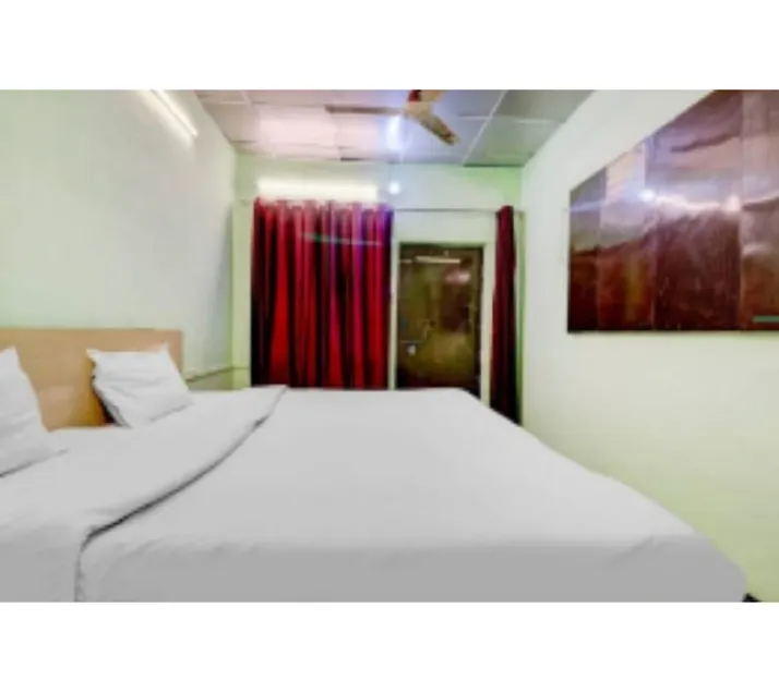 Shree Radhe Krishna Guest House - Image 1