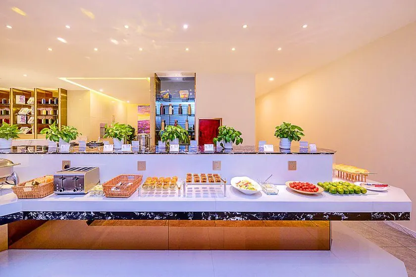 Lavande Hotel (Chongzhou Wanda Plaza) - Image 1