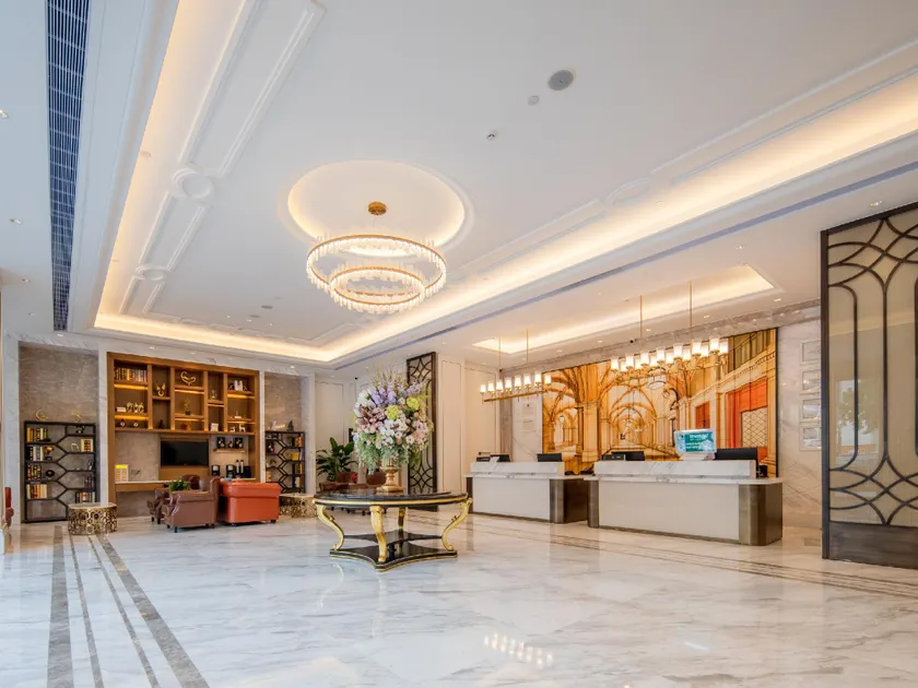 Vienna International Hotel (Yuan Fen Metro Station) - Image 1