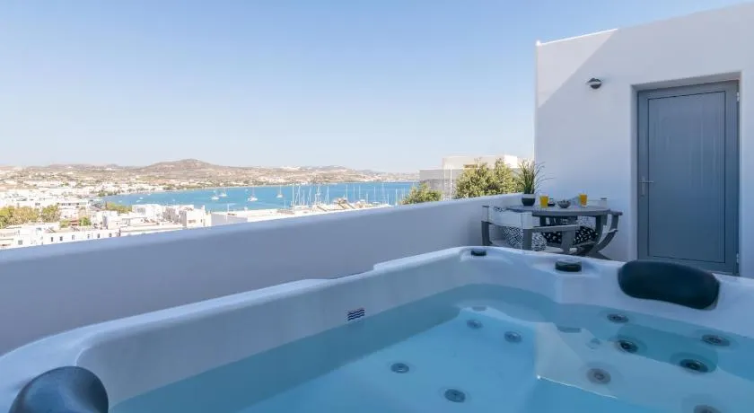 Uncle's Luxury Jacuzzi - Image 1