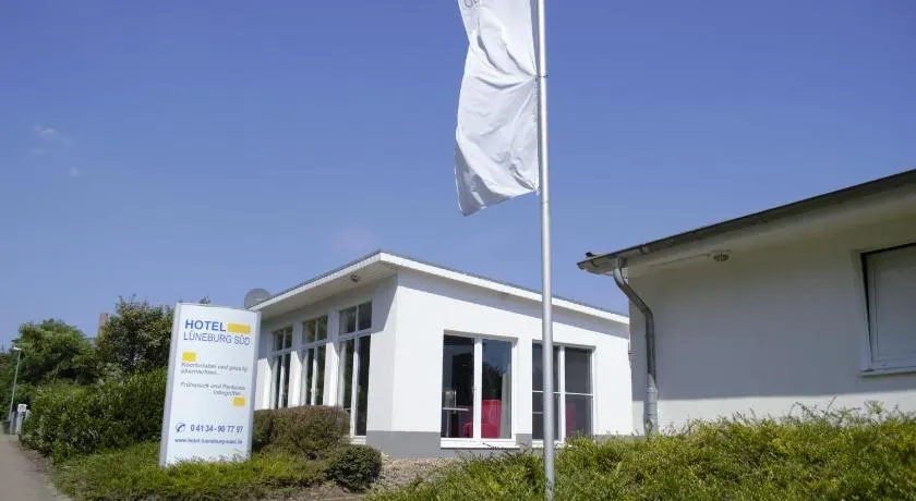 Hotel Lüneburg Süd - Image 1