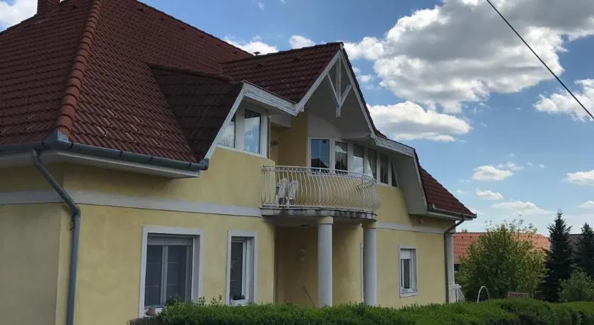 Esther Apartman - Image 1