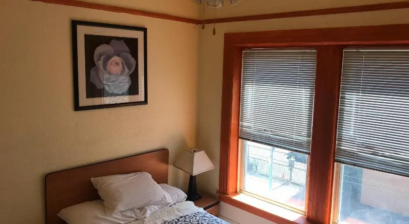 Boston Hotel - Image 1