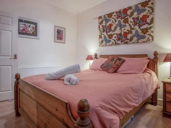 Arcadia - 1 Bedroom Apartment - Tenby - Image 1