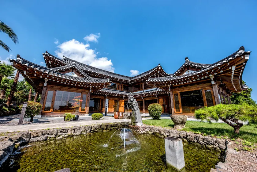 Hanok Hotel Hallagung - Image 1