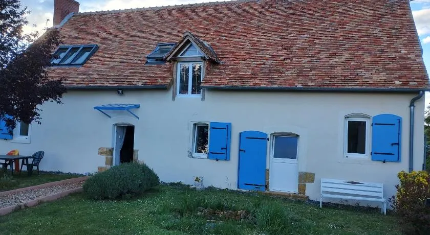 Séjour en famille, 2 chambres chez l'habitant dans longère, avec berceau ou lit bébé ou lit pliant, relais motard, Nespresso à disposition dans chambre - Image 1