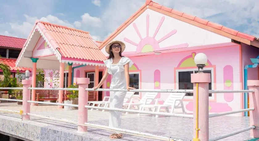Jamesbond Bungalow Koh Panyee - Image 1