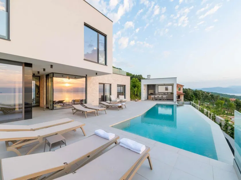 Luxury Villa with Sauna - Image 1