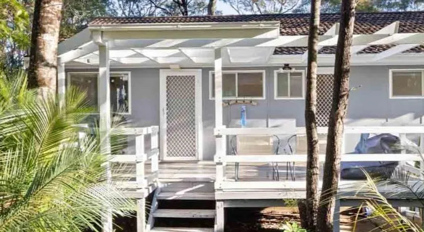 A Classic Beach House - Waterfront Access and Short Walk to Beach - Image 1