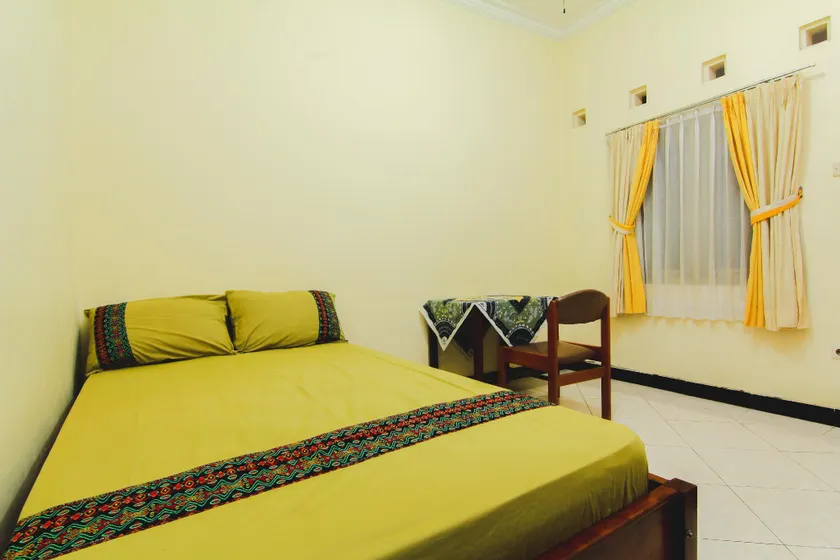 Griya Batik Giri Sekar Homestay Syariah - Image 1