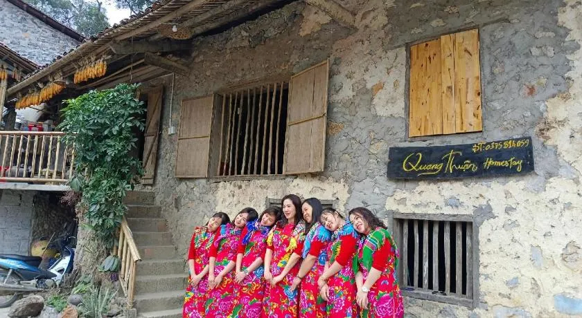 Quang Thuận Bản Giốc Homestay - Image 1