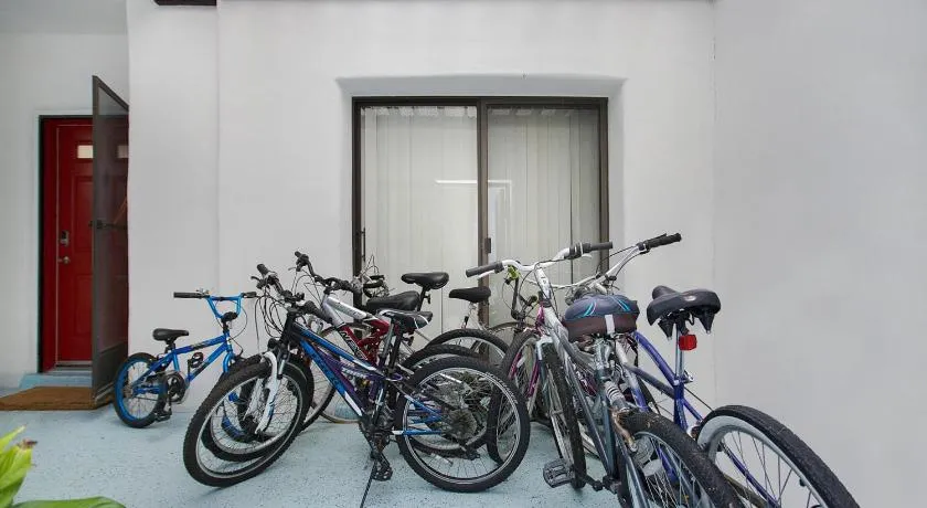 Naples Dream at WTC with Heated Pool SPA Sauna 7 bicycles and 3 mls to beach - Image 1