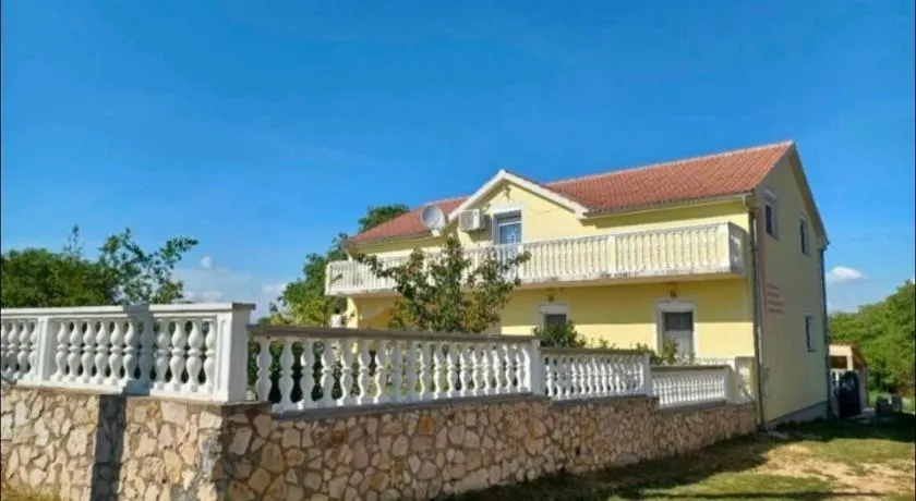 Schönes Ferienhaus mit Pool - Image 1