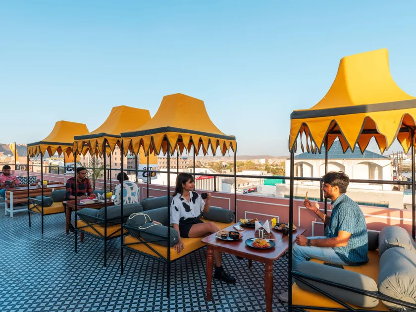 The Hosteller Jaipur, MI Road - Image 1