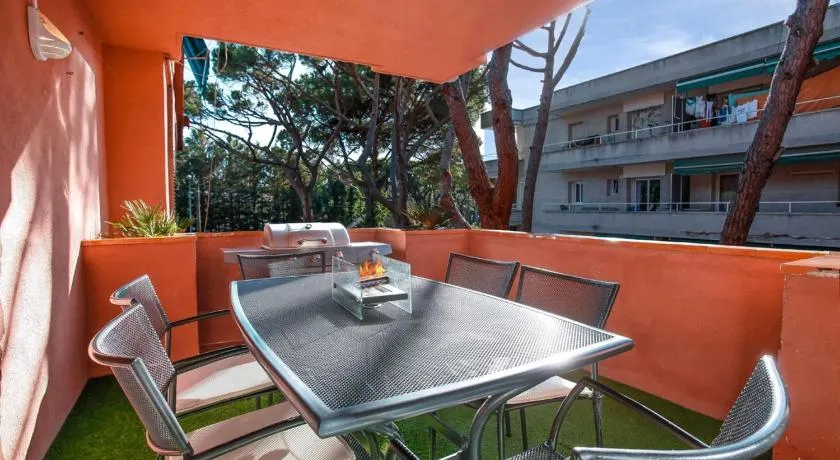 Apartment-4people-Parking-Castelledefels-Bikes-Bbq - Image 1