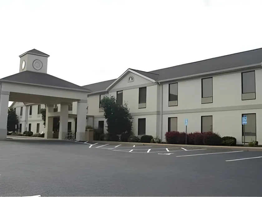 Baymont by Wyndham Madisonville - Image 1