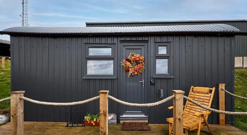 Host & Stay - Curlews Rest - Image 1