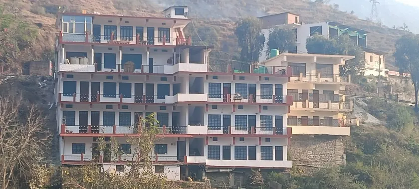 Hotel Kalyan Palace And Restaurant - Image 1