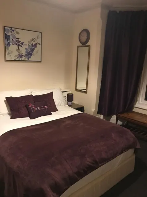 Oxford Spires Maison Serviced Accommodation - Image 1