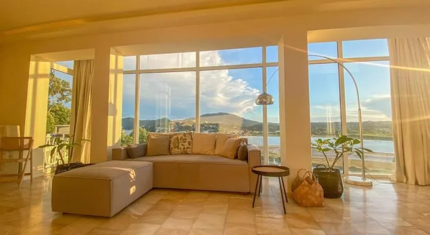Best View Stylish Penthouse - Image 1