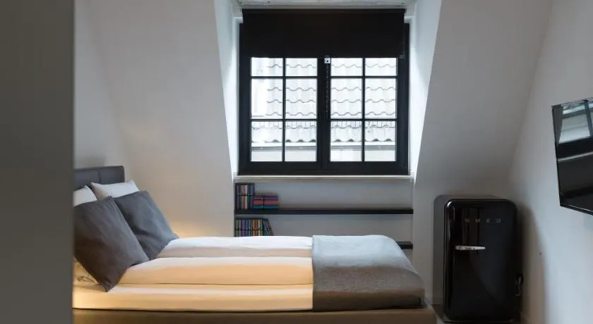 Square Rooms 8 - Image 1