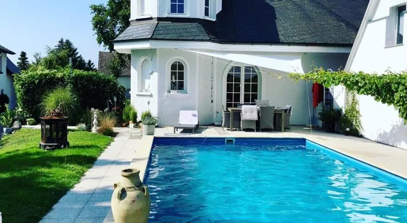 B OUR GUEST at Your cozy hideaway Dome near Dresden - Image 1