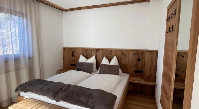 Mountain River Apartment - Image 1
