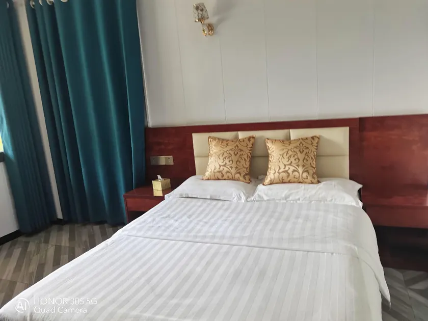 Ruiyuan Hotel - Image 1