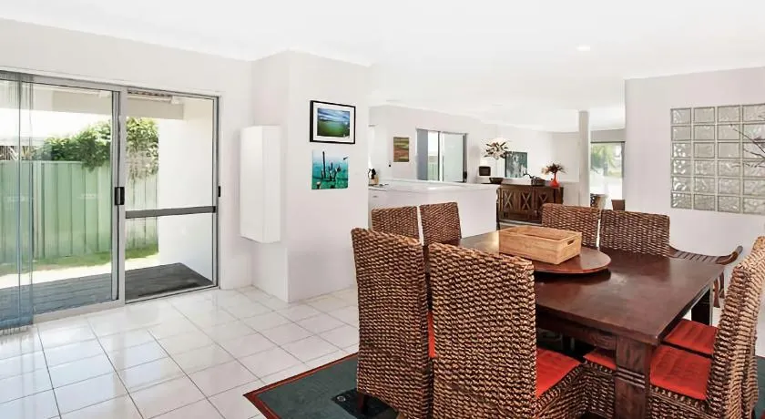 Busselton Beach House - Image 1