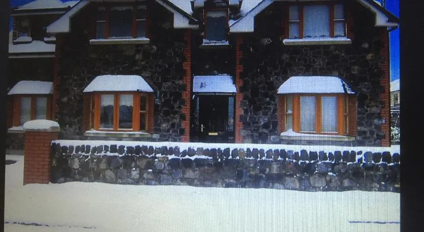 Knightsbrook Guesthouse - Image 1