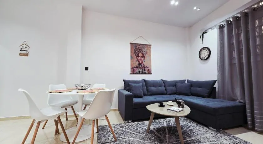 Hidden Gem 2BR Apartment | Loutraki - Image 1