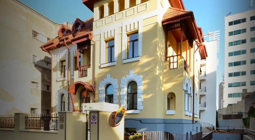 AMADEUS RESIDENCE - Image 1