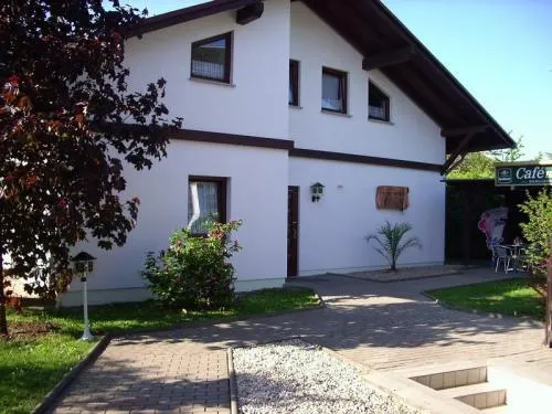 Cafe Hoyer Pension und Appartements - Image 1