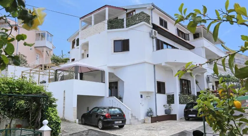 Apartments Bagaric - Image 1
