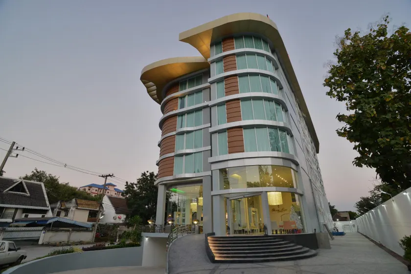 Baisirimaya Hotel - Image 1