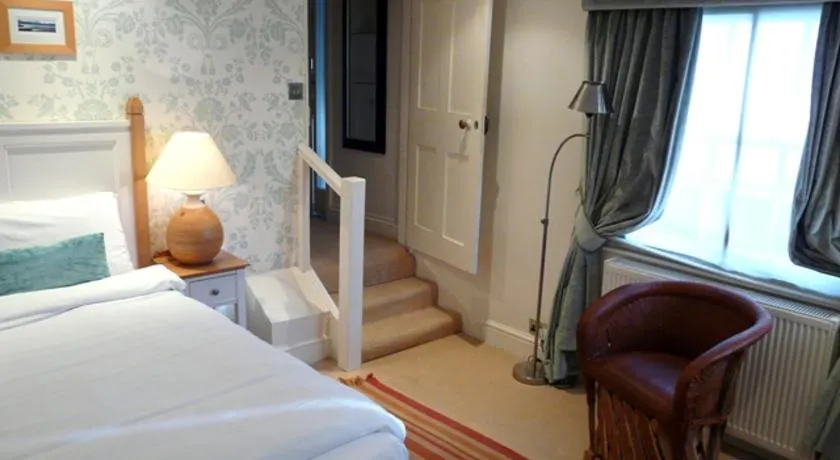 Manor Green Cottage - Image 1
